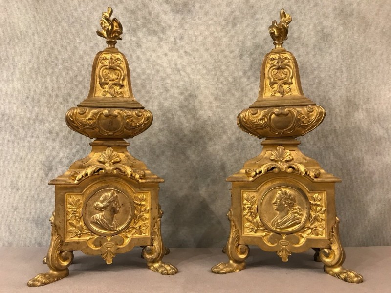 Beaux chenets en bronze doré d'époque Louis XIV Régence