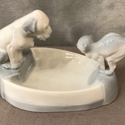 Petite coupelle vide-poches en porcelaine de Copenhague d'époque 19 ème