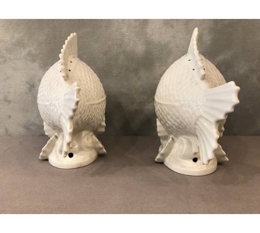 Paire de poissons en porcelaine blanche vers 1940