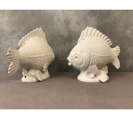 Paire de poissons en porcelaine blanche vers 1940