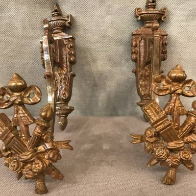 Paire de portes embrases en bronze de style Louis XVI d'époque 19 ème