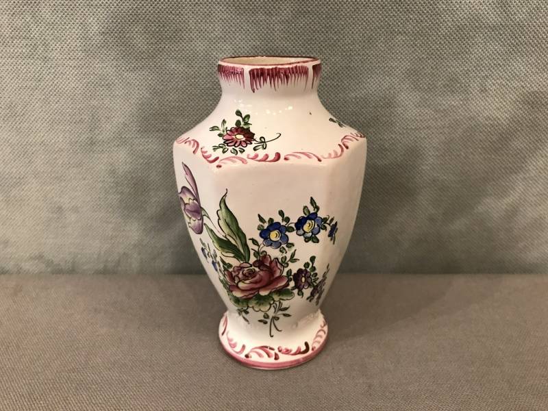 Petit vase en faïence de Clamecy d’époque 19ème