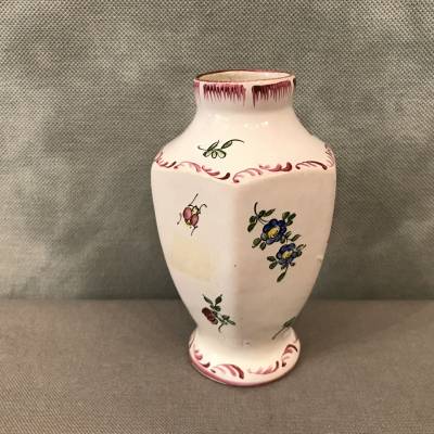 Petit vase en faïence de Clamecy d’époque 19ème