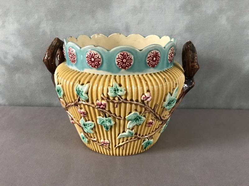 Cache pot en faience de Louvain d'époque 19 ème