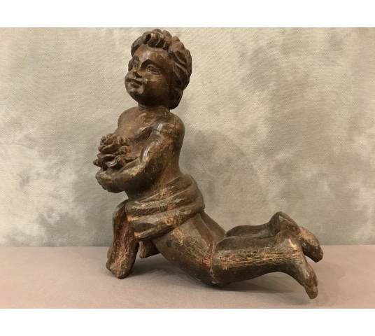 Elégant petit amour en bois sculpté d'époque 18 ème