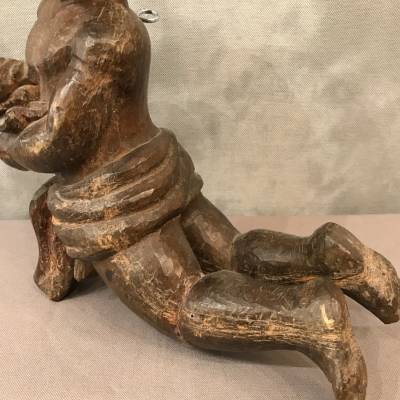 Elégant petit amour en bois sculpté d'époque 18 ème