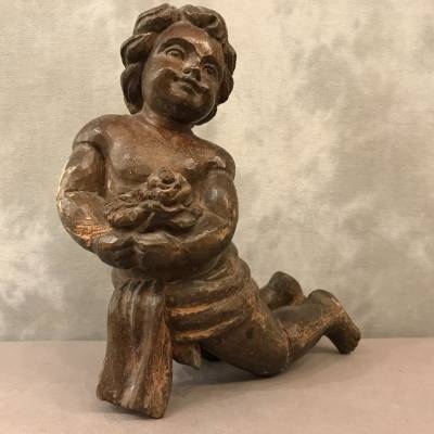 Elégant petit amour en bois sculpté d'époque 18 ème