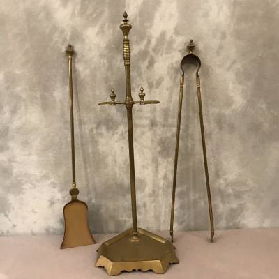 Servant of antique fireplace in vintage brass 19th