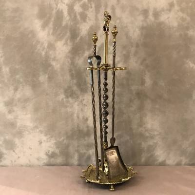 Beau servant of antique fireplace in bronze and vintage iron 19 th of the Renaissance style