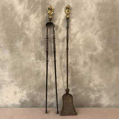 Set of a 19th-century iron and bronze shovel and pliers.