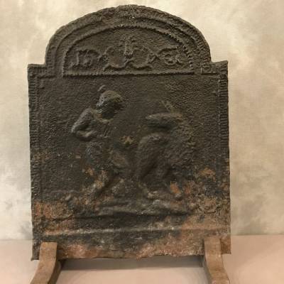 Petite plaque de cheminée ancienne en fonte d'époque 18 ème