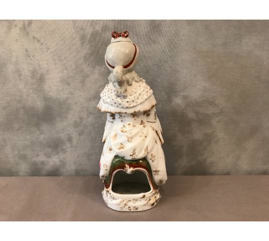 Tisanière personnage"Marquise au chien" en porcelaine de Vieux Paris d'époque 19 ème