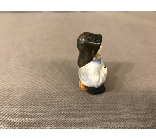 Salière Petit marin à la pipe en porcelaine miniature d’époque 19ème