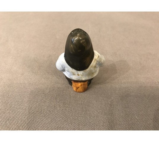 Salière Petit marin à la pipe en porcelaine miniature d’époque 19ème