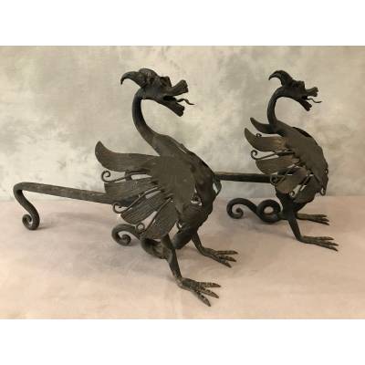 Paire de chenets en fer vers 1950 modèle aux dragons